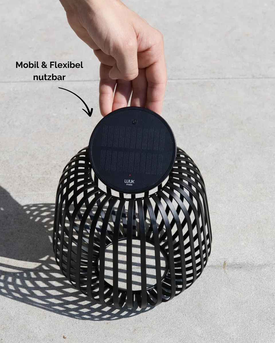 LUUK Studio Outdoor Solarmodul Tischleuchte IP65 kabellos USB-C Solar warmweißes Licht Boho Stil
