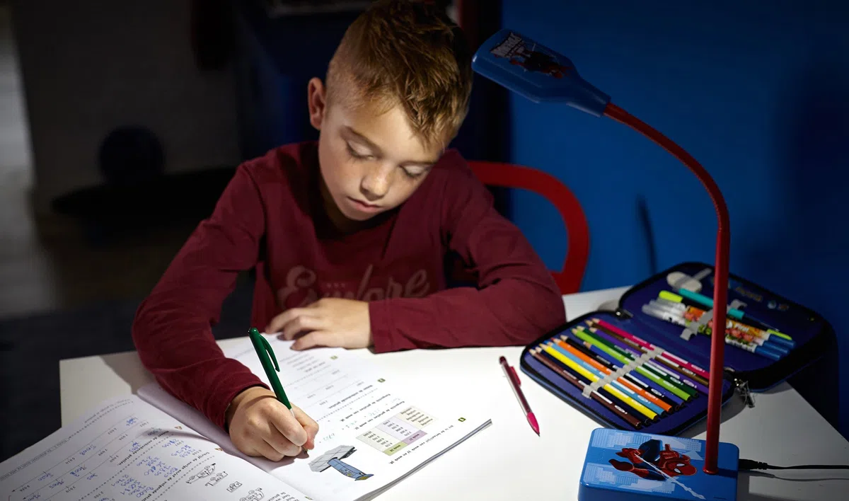 Philips Marvel Spiderman LED Schreibtischleuchte, blau/rot, 717704016